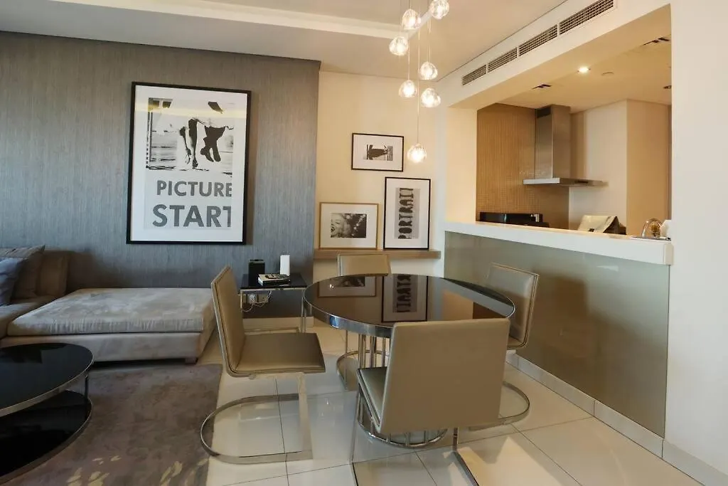 Brown Stone Holiday Homes Paramount Towers Dubai Apartment