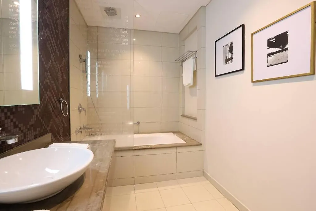 Brown Stone Holiday Homes Paramount Towers Dubai