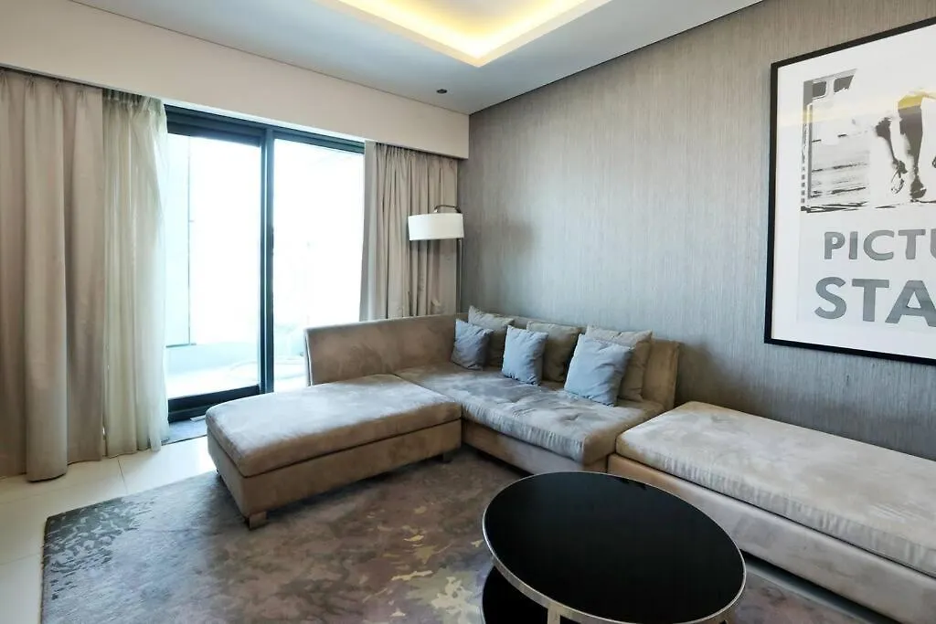 Brown Stone Holiday Homes Paramount Towers Dubai Apartment
